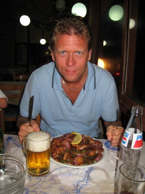 Peter med ett lass mat