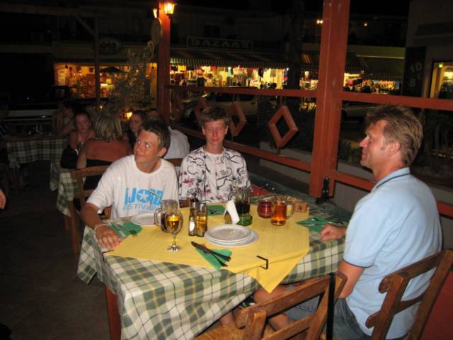 Alle man till bords