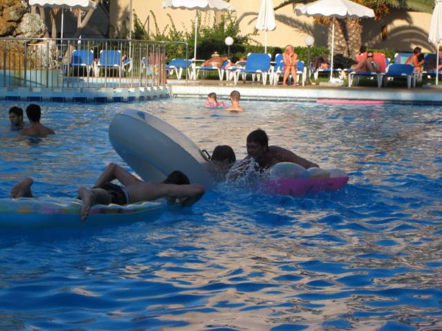Bus i poolen